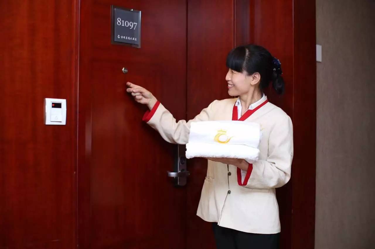 「荆州窗口行业“最美笑脸”展示（44）」金凤皇冠大酒店楼层服务班组：让每位客人宾至如归