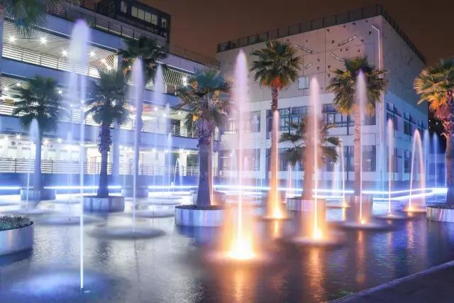 帝国大厦、堪培拉电讯塔、广州塔、杭州东站，浙大用这种方式庆生