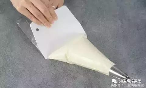 怎么装裱花带和连接器,如何安装裱花嘴英文