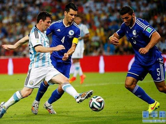 踢足球能提高长跑能力吗,踢足球能增强体能吗