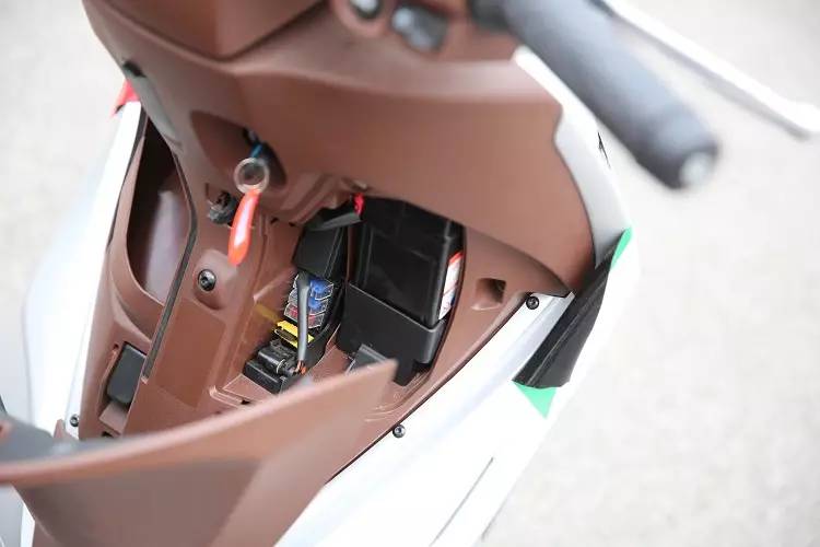 2020款比亚乔medley150liberty,比亚乔liberty150和medley150后挡泥板