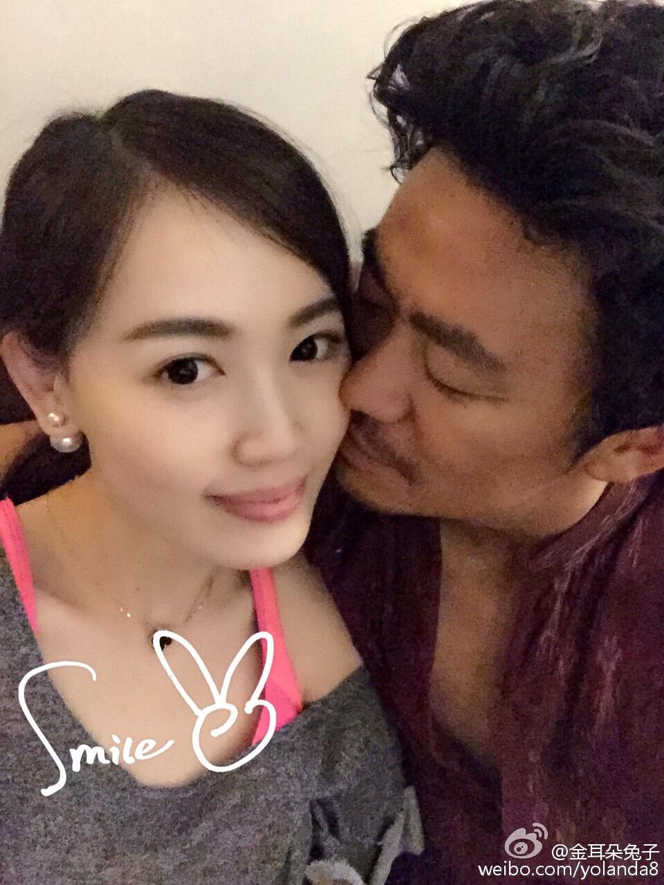 白百何*夫情**张爱朋首度回应：我的爱妃很多，她的知己也不止我