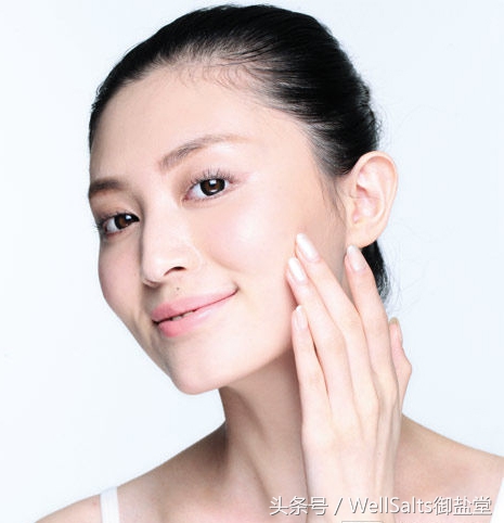 脸上毛孔堵塞长小颗粒如何疏通,毛孔堵塞用什么药物可以疏通