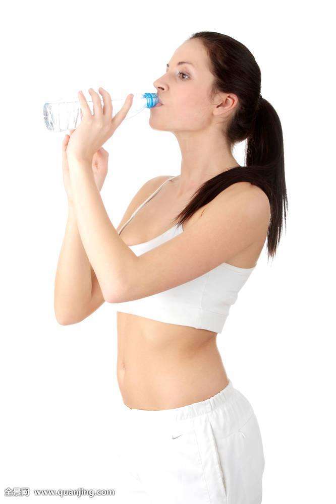 伊利谷粒多在奇葩说砸的广告费赚回来了吗？