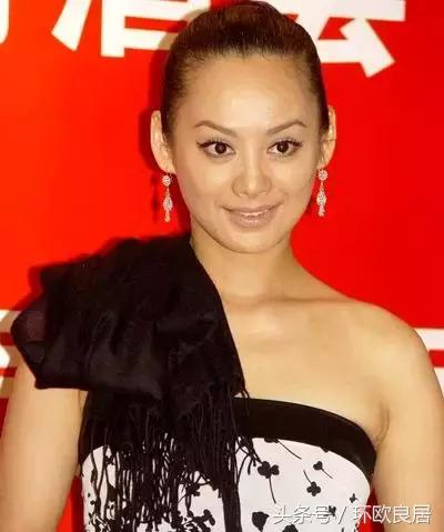 周末40度的高温,荷兰人在海边晒黑