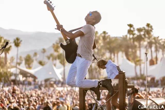 去沙漠参加音乐节,去沙漠玩耍是什么体验