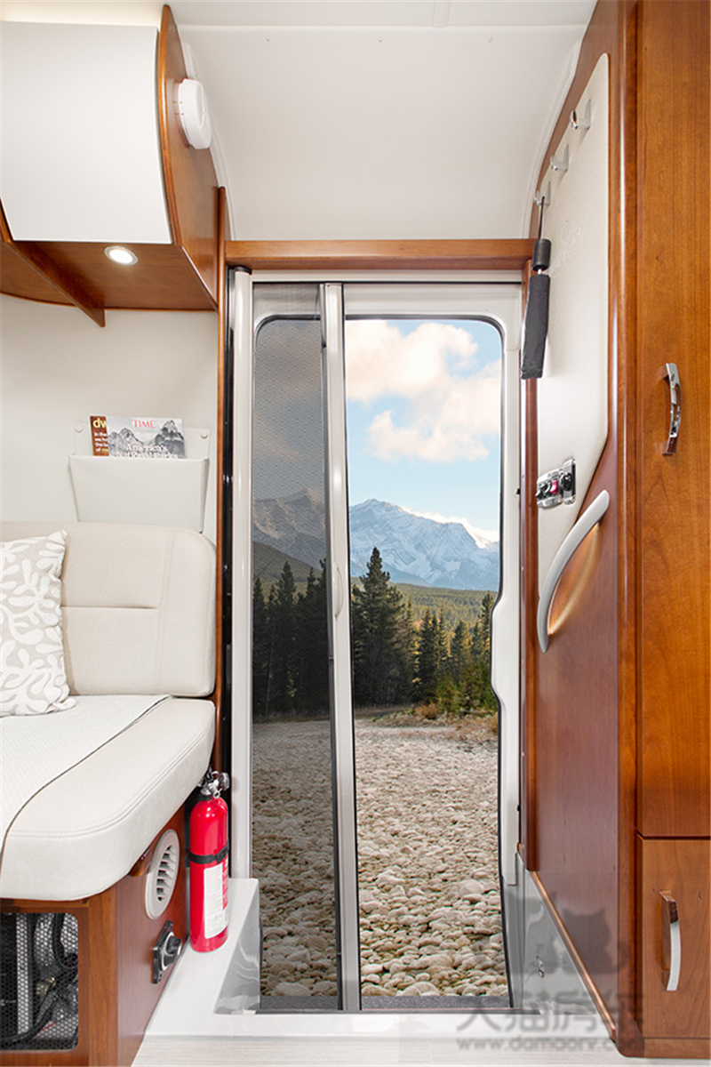 奔驰房车斯宾特豪华大空间,奔驰豪华房车零下50度旅行