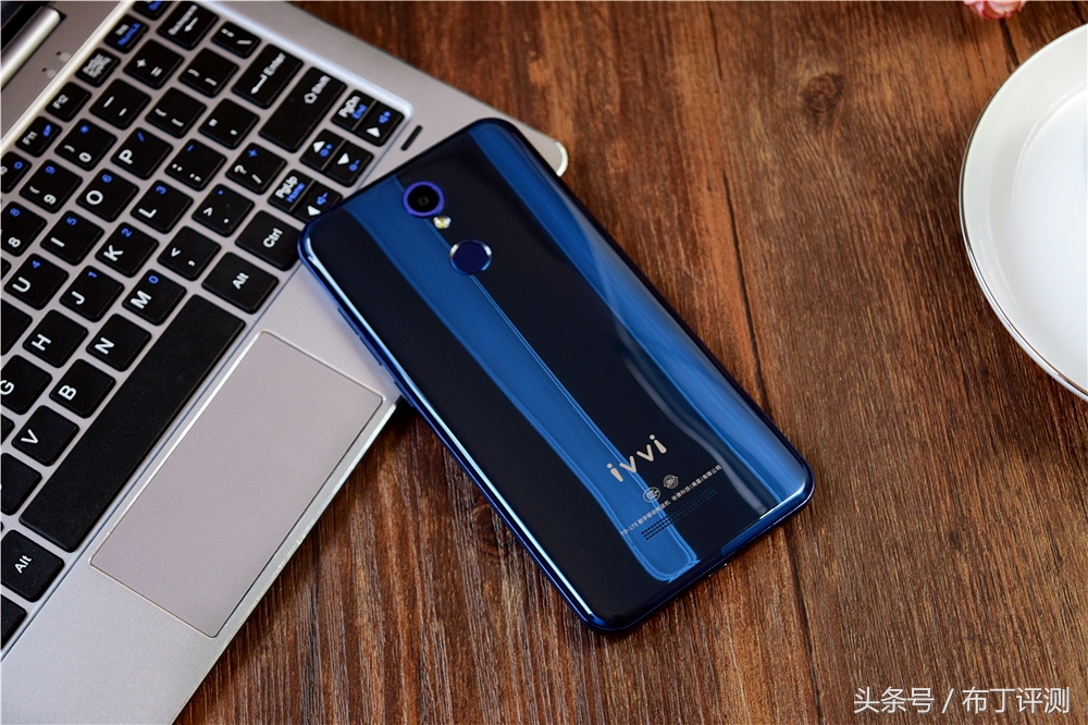 裸眼真能体验震撼出屏？这款裸眼3D手机告诉你答案！