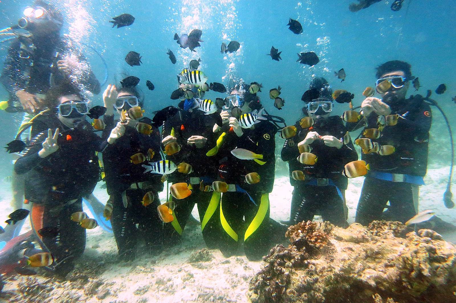 菲律宾靠近马尼拉好玩的地方,菲律宾离中国最近的岛