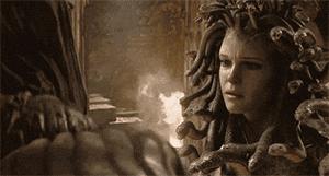 疯狂堕落,把杀人当游戏,美国的神创造了年度最大尺度之剧