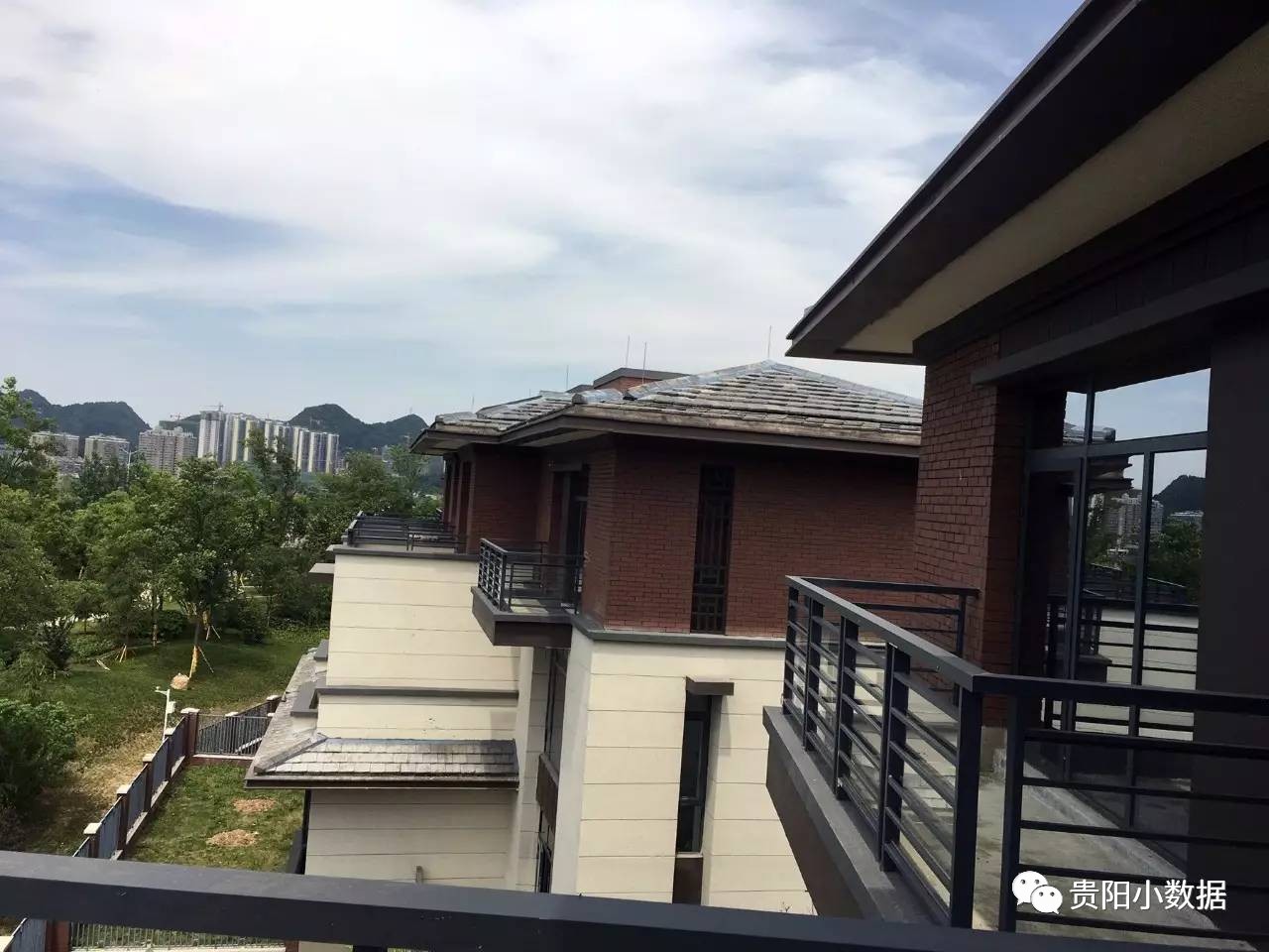 贵阳观山湖楼市,贵阳花溪龙湖景粼天著近期房价