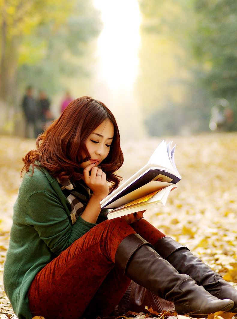 长血印留在僵冷脸上,撕心裂肺的疼震醒了襄阳女子近似麻木的神经