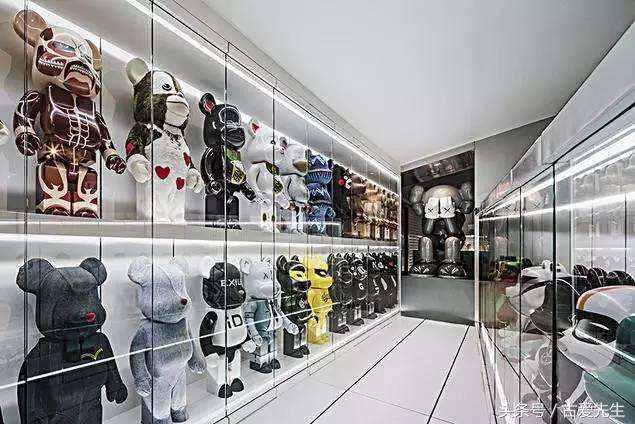 小屁孩才喊*力暴**熊，而我叫他Bearbrick！