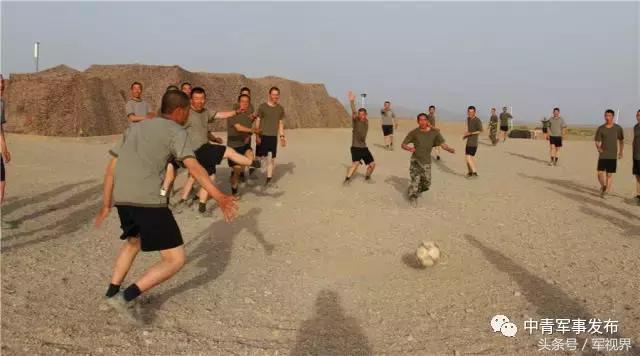 戈壁足球、火线飙车、特殊“彩蛋”快看，部队发生的这些事儿