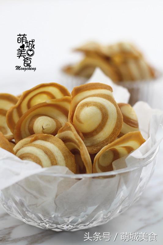 咬起来脆啵啵，嘎吱嘎吱的猫耳朵连婆婆都说好吃