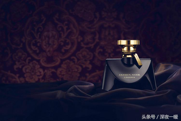 有什么香水瓶身是花的,有一款香水很好闻又很好看