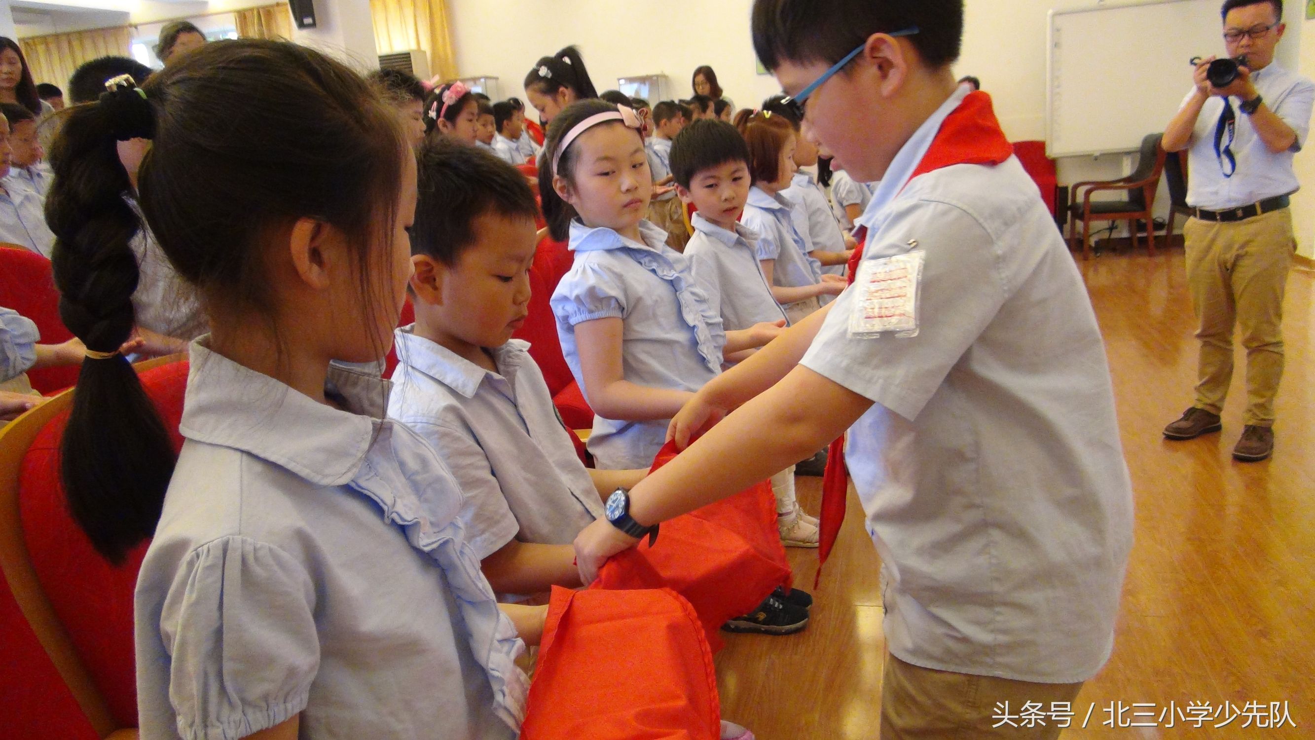 队歌声声心向*党**领巾伴我乐成长