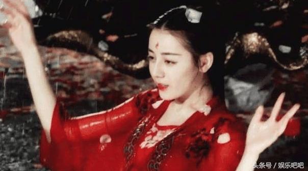 做鹿晗的女朋友要会踢两脚,给热巴的吻是怎么回事?女友奖励?