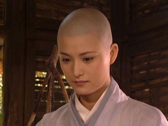 笑傲江湖里面桃谷六仙,笑傲江湖中令狐冲的武功排名