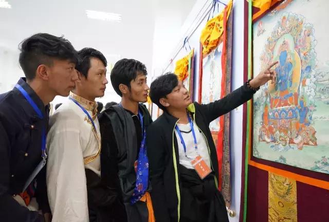 瓦寨村日扎仓：一个唐卡世家的传承