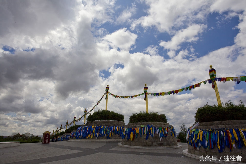 蒙古族祭祀敖包的历史,祭敖包是蒙古族传统的祭祀活动