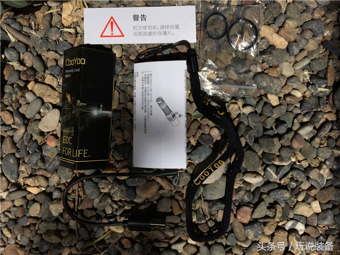 能给手机充电也能当支架,能给手机充电能连wifi的充电宝