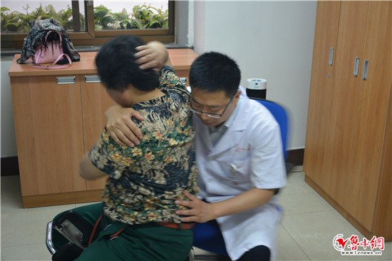 淄博中医院正骨科专家,淄博看小孩脊柱侧弯