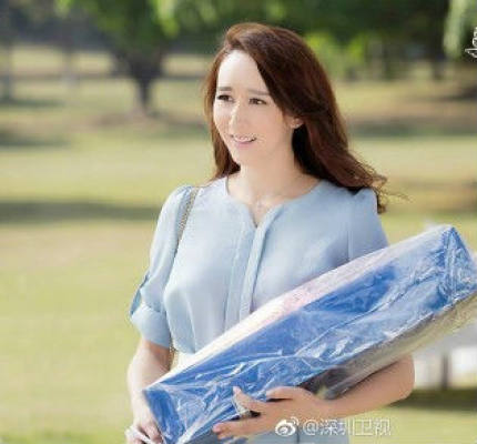 小情人胡静青红,小情人买的口红