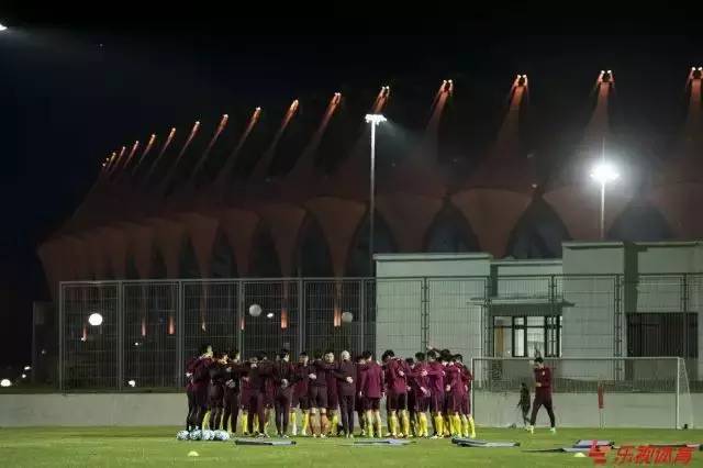 今晚中乌足球比赛直播,足球直播中国对乌