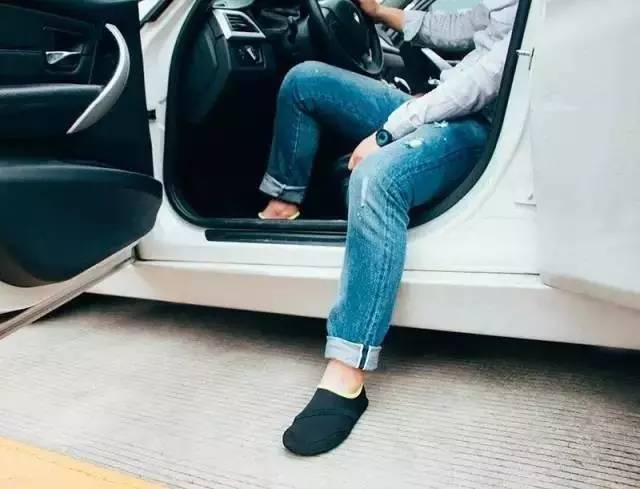 这款轻薄到极致的鞋为啥能火？