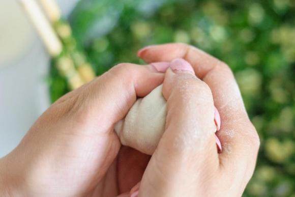 包饺子的好看又简单的方法教程,怎样包饺子又快又好看的详细教程