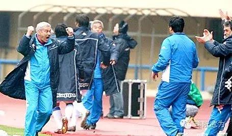 双冠王巅峰之战,桑特拉奇双冠王