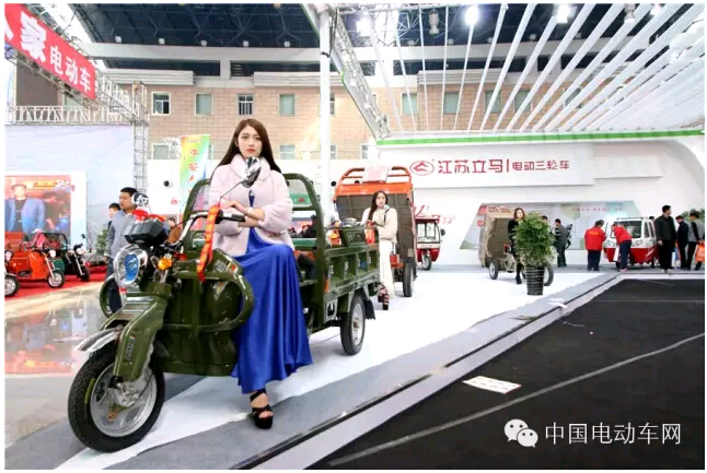 广角镜头——猛戳链接就能换个姿势看徐州展会！