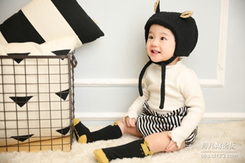 宝宝高热惊厥会哭吗,宝宝高热出汗了还要盖被子吗