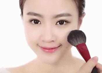 笑容引起的法令纹怎么解决,明星淡化法令纹最简单方法