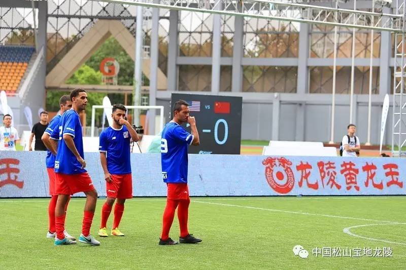 2022世界杯足球宝贝服装,世界杯上足球宝贝现身