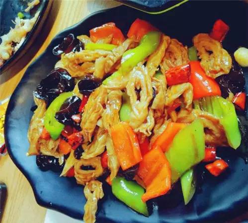 What？！4斤螃蟹里1斤皮筋？！其实咱青岛这6家“正经”蟹店值得一去！