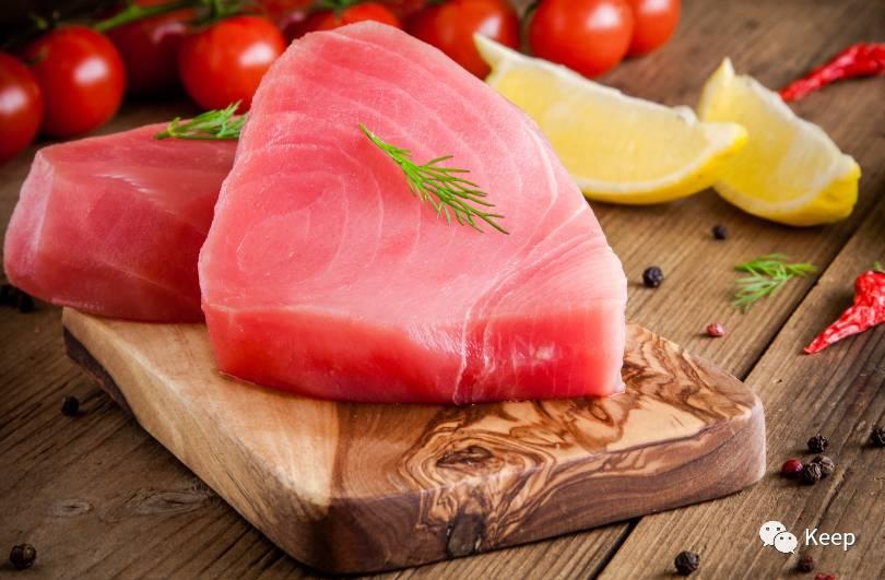 早上喝蜂蜜水还是盐水对便秘好,早上空腹喝蜂蜜水好还是淡盐水好