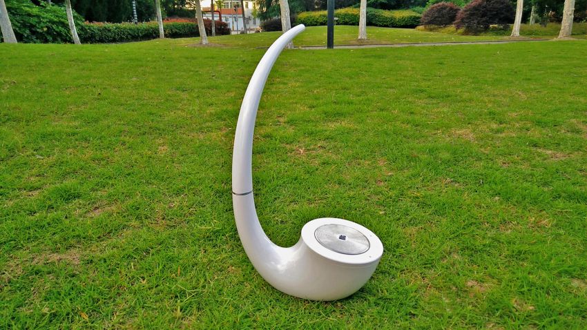 台灯与音箱的艺术合体—Nillkin幻影MC4无线台灯音箱