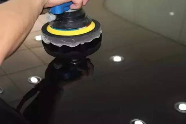 车漆如何保养光亮如新,白色车漆的日常保养技巧