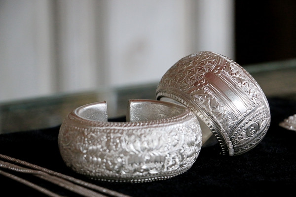 新疆手工银饰,广西少数民族手工银饰