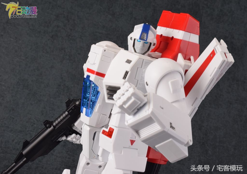 变形金刚3atoys大黄蜂,变形金刚淘宝擎天柱天火套装测评