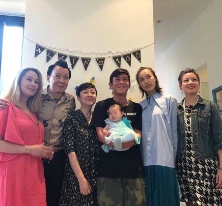 陈冠希当爸爸后变晒娃狂魔,陈冠希被曝当爸爸