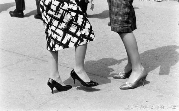 中国女性鞋履100年变迁史，从花盆底、三寸金莲到时髦高跟鞋
