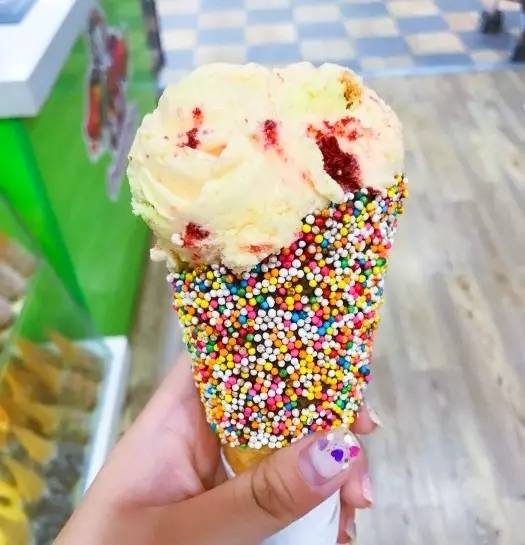8个不同颜色的冰淇淋,西安创意冰淇淋推荐