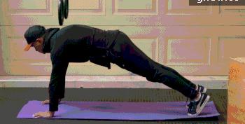 肩胛骨翼状突出矫正训练视频,肩胛骨突出改善练习