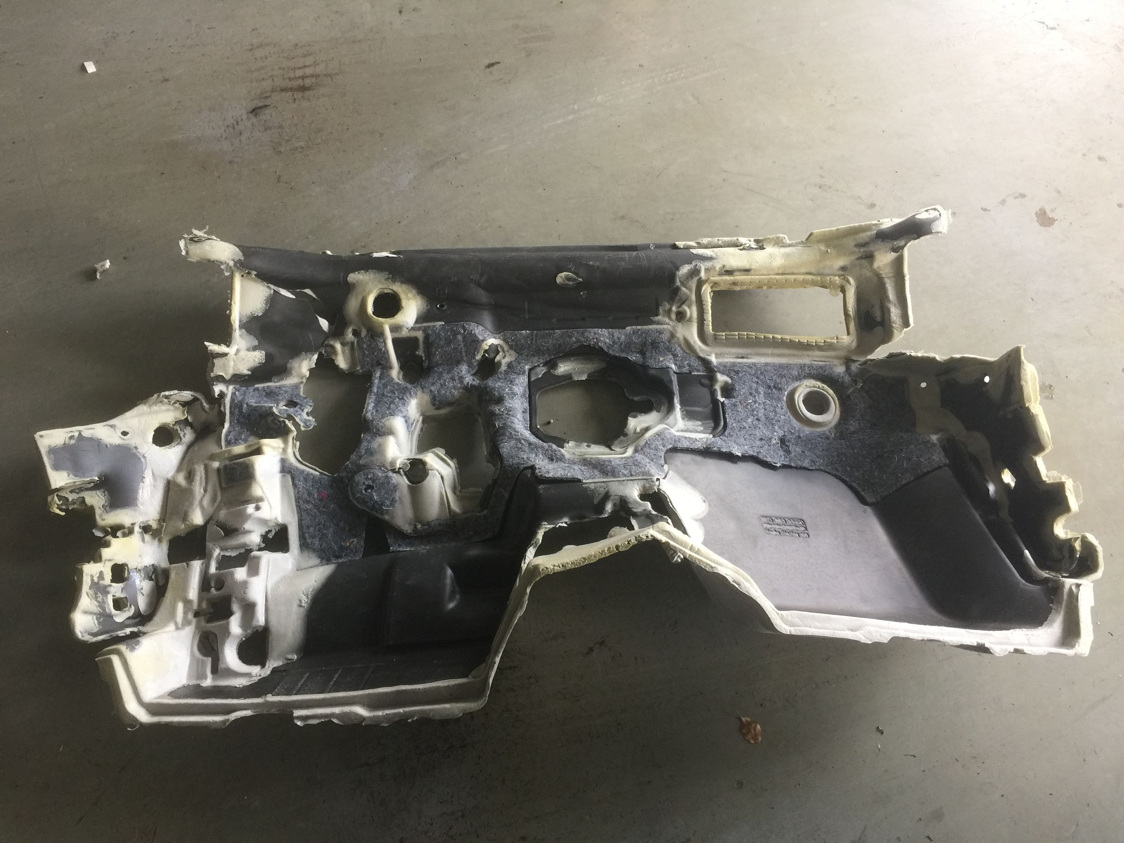 09年斯柯达明锐加装隔音棉,斯柯达明锐前盖隔音棉安装