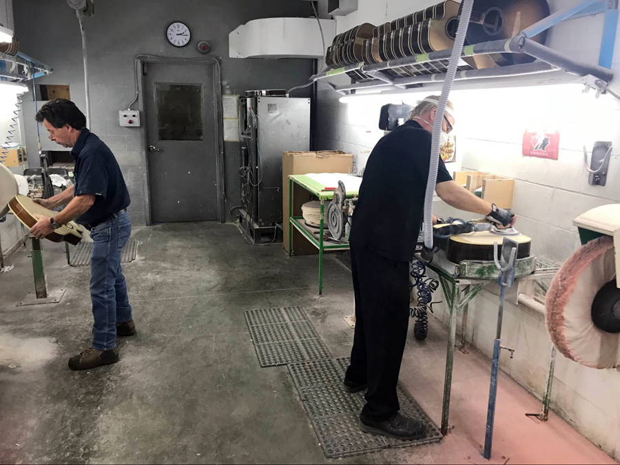 极速快报:弘力乐器2017加拿大Godin吉他工厂参观第一天