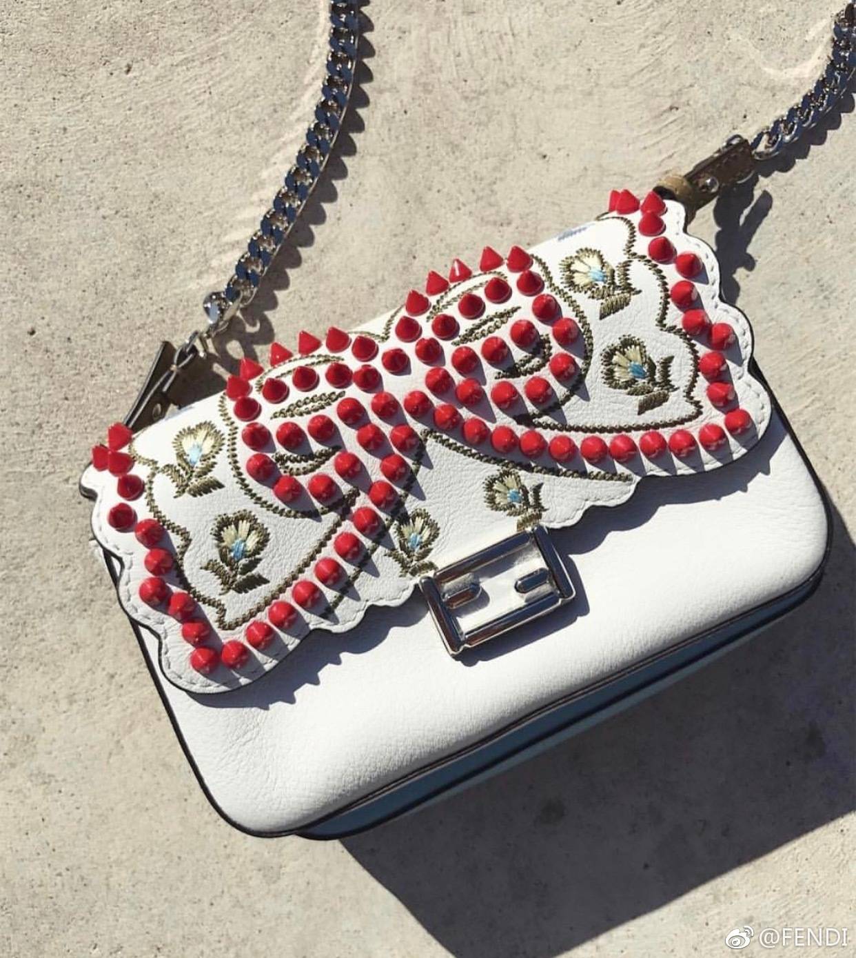 王嘉尔同款fendi,王嘉尔和fendi的关系