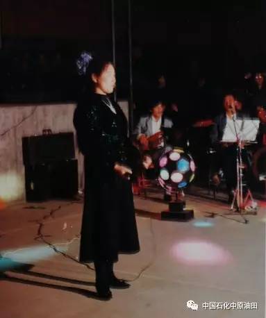 油田老照片,曾经有上万人居住的地方